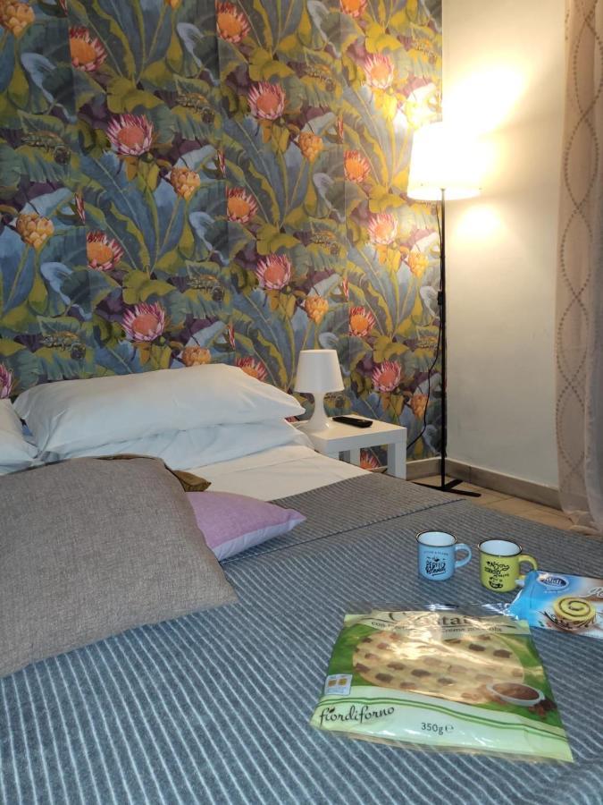 Apartment Carlo III Наполи Екстериор снимка