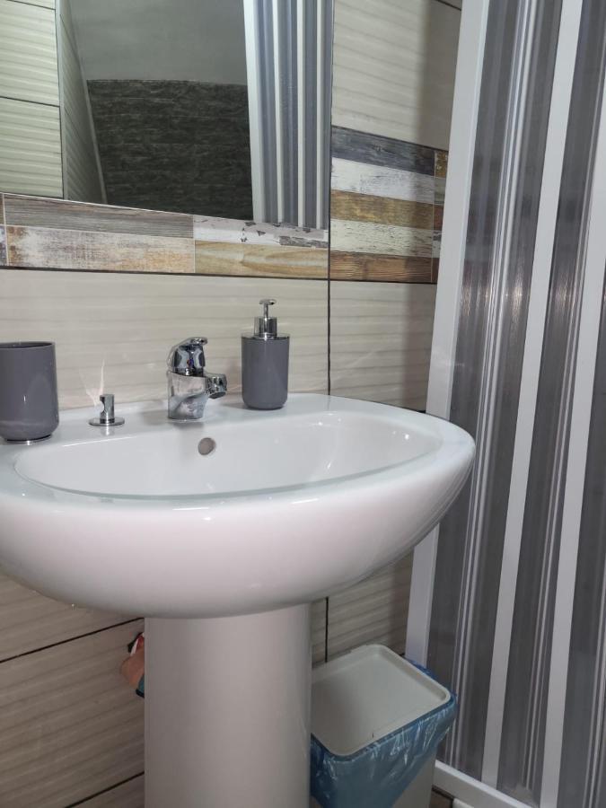 Apartment Carlo III Наполи Екстериор снимка